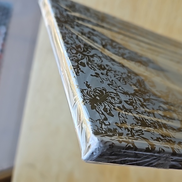 DIOR JOURNAL - Picture 4 of 10